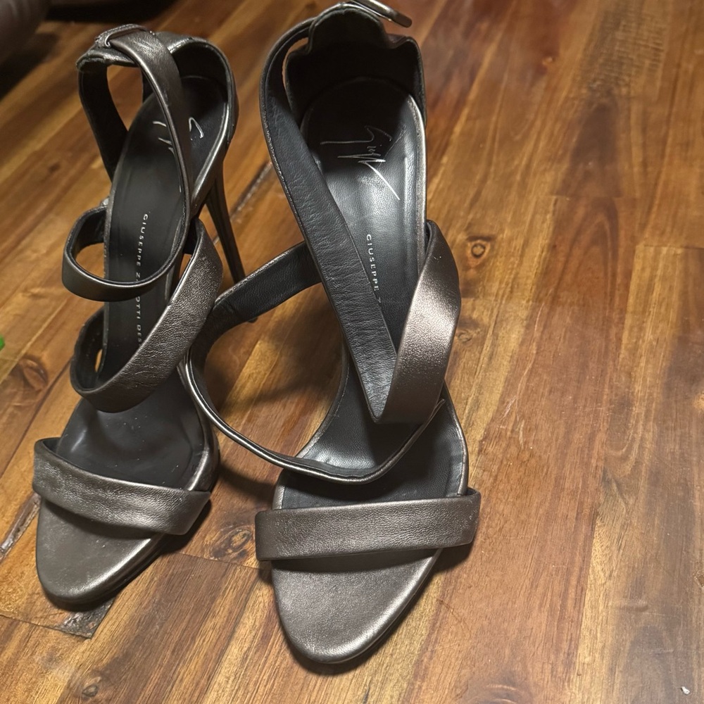 Elegant Women's Black Sandals